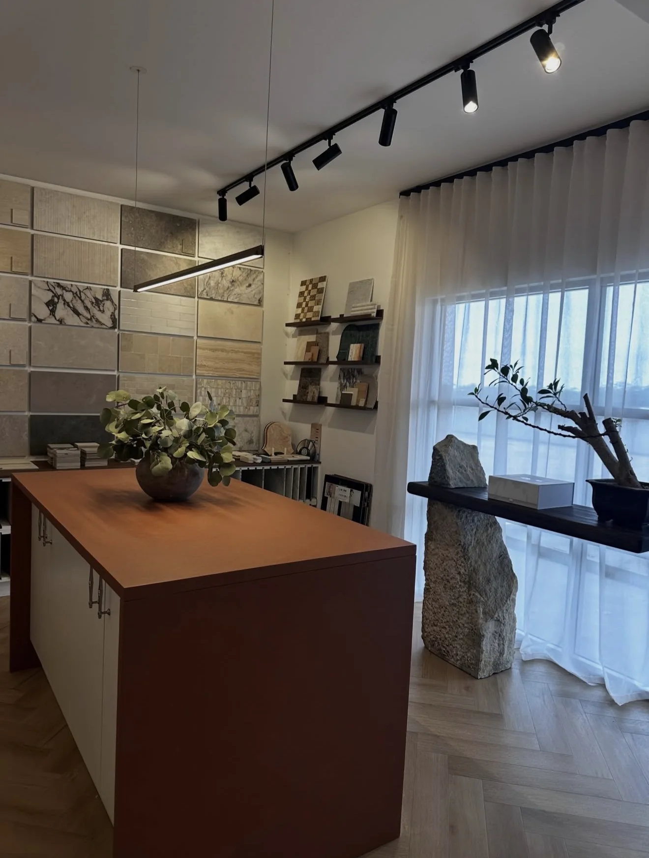 Interior showroom lighting